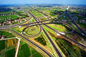2012年中国高速公路通车里程达8.5万公里 中国高速公路