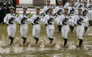 印度人看中国海军:中国海军士兵在训练 印度人看中国海军:中国海军士兵在训练