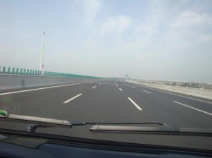在华龙8国际娱乐人比较中国和龙8国际娱乐的高速公路:中国高速公路 在华龙8国际娱乐人比较中国和龙8国际娱乐的高速公路:中国高速公路