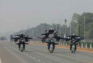 印度人看中国:印度军队特技 印度人看中国:印度军队特技