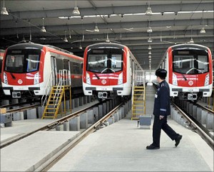 印度人看中国基础设施:中国地铁列车 印度人看中国基础设施:中国地铁列车