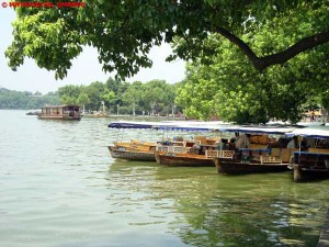 印度人在杭州：西湖上的小船