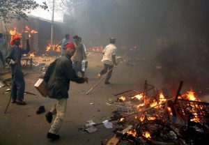 2002年古吉拉特邦大屠杀(Gujarat carnage) 2002年古吉拉特邦暴乱(Gujarat riots)