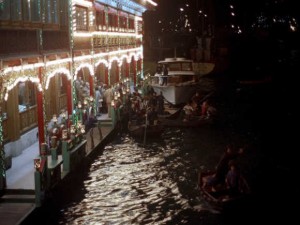 1972年香港的主要交通方式之一——乘船 1972年香港的主要交通方式之一——乘船