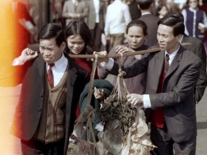 40年前的香港:穿西装很常见 40年前的香港:穿西装很常见