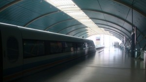 印度人乘坐上海磁悬浮列车
