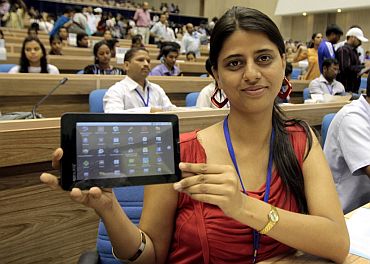 印度廉价平板电脑“天空”(Aakash),Datawind公司制造 印度廉价平板电脑 Aakash tablet PC